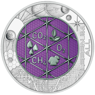 Coin with a silver ring and a violet niobium core, a honeycomb pattern in the core, LEBEN IM ALL on the ring