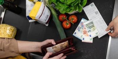 Deutschland spart sich arm: Jetzt kollabiert selbst die Gastronomie