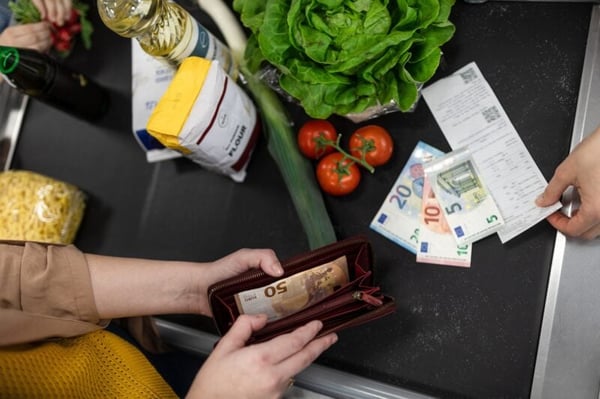 Deutschland spart sich arm: Jetzt kollabiert selbst die Gastronomie
